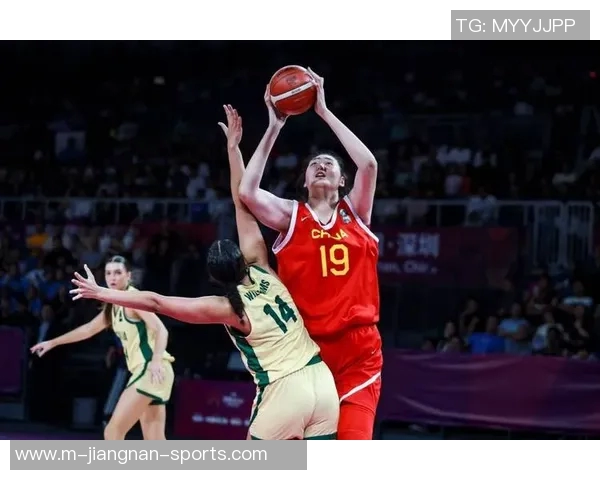 张子宇在女篮亚洲杯上闪耀登场完成成年国家队首秀展现出色实力 张子宇在女篮亚洲杯上闪耀登场完成成年国家队首秀展现出色实力