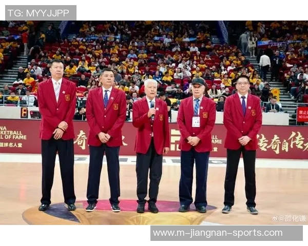 中国男篮迎战马其顿队全力争胜展现实力与团队精神